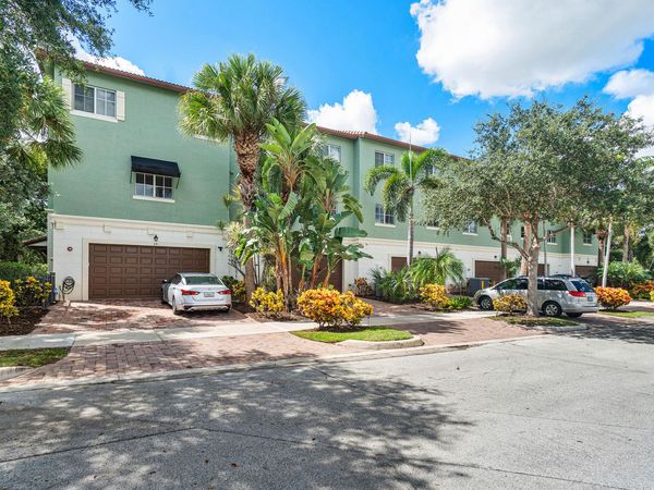 34 NW 7th Street, Unit 34, Boca Raton, FL 33432