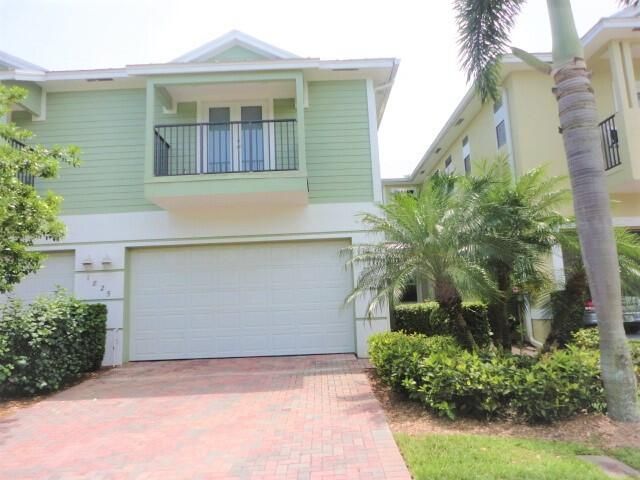 1825 Bridgepointe Circle, Unit 14, Vero Beach, FL 32967 Main Photo