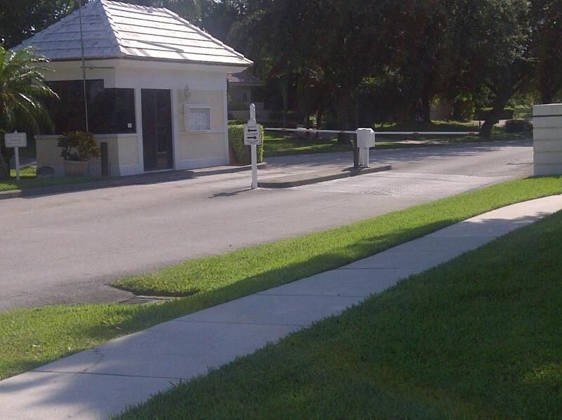 3626 Whitehall Drive, Unit 304, West Palm Beach, FL 33401 Photo