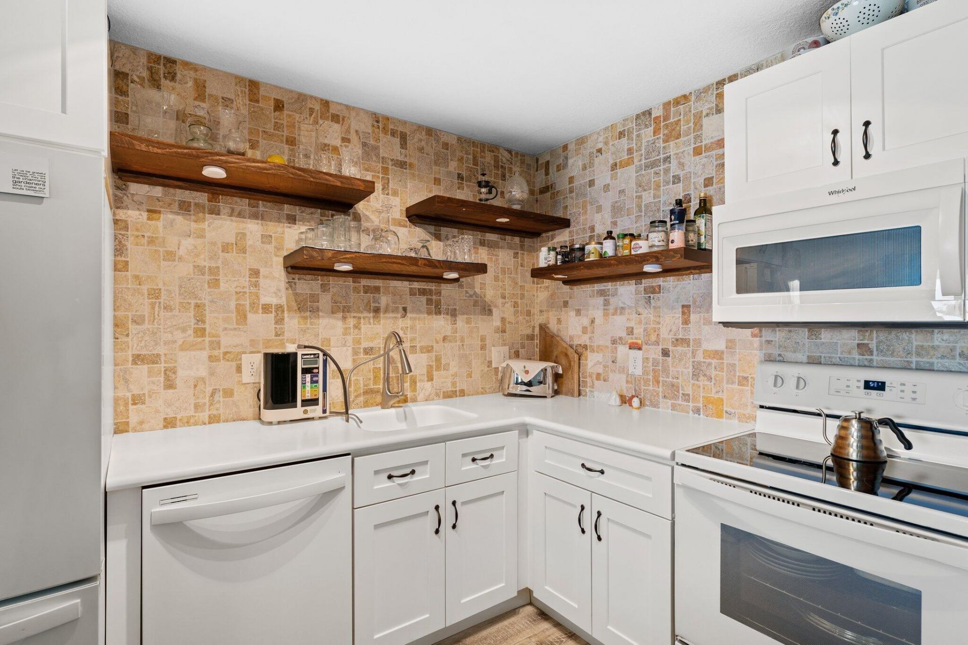 100 Shore Court, Unit 105, North Palm Beach, FL 33408 Photo