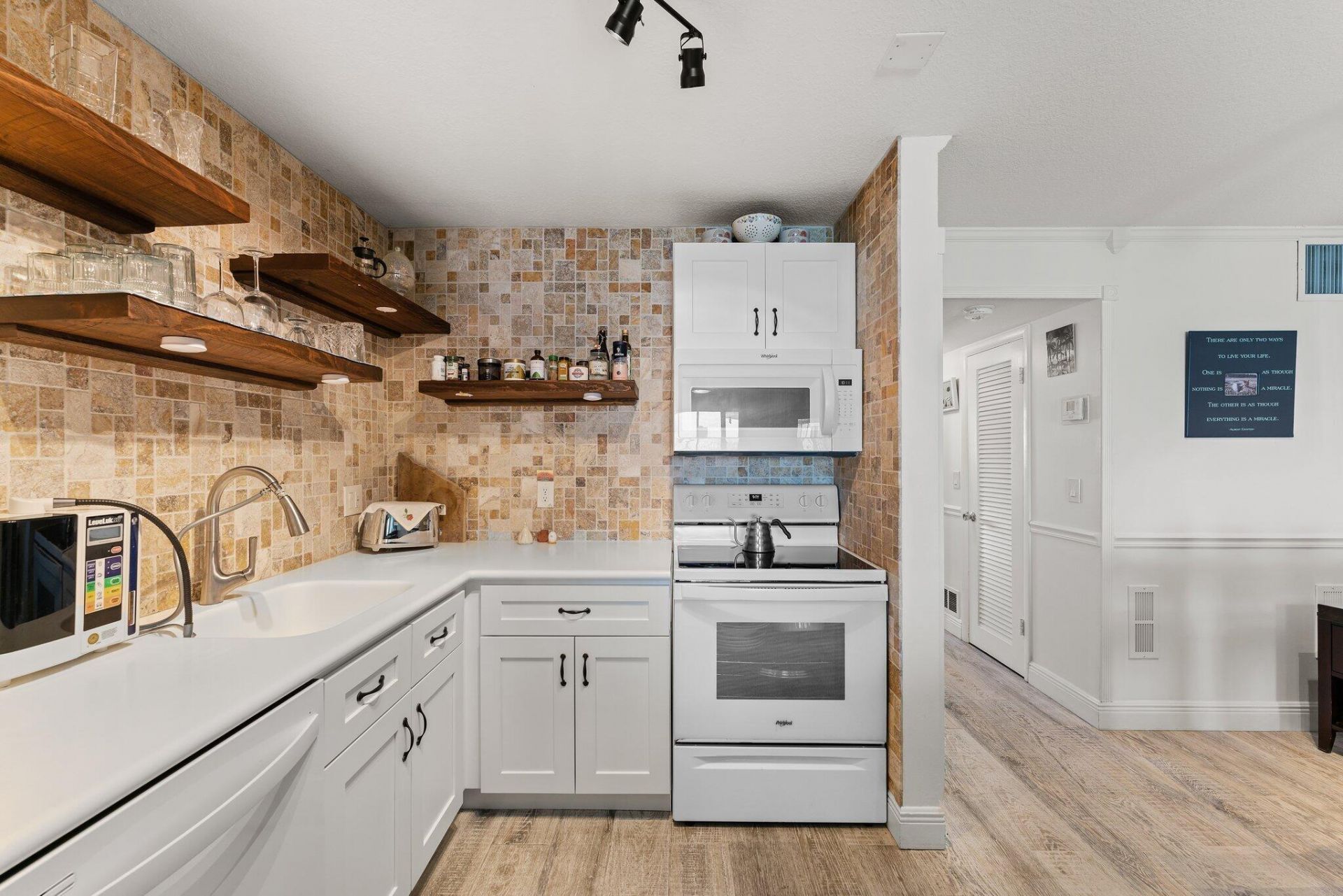 100 Shore Court, Unit 105, North Palm Beach, FL 33408 Photo