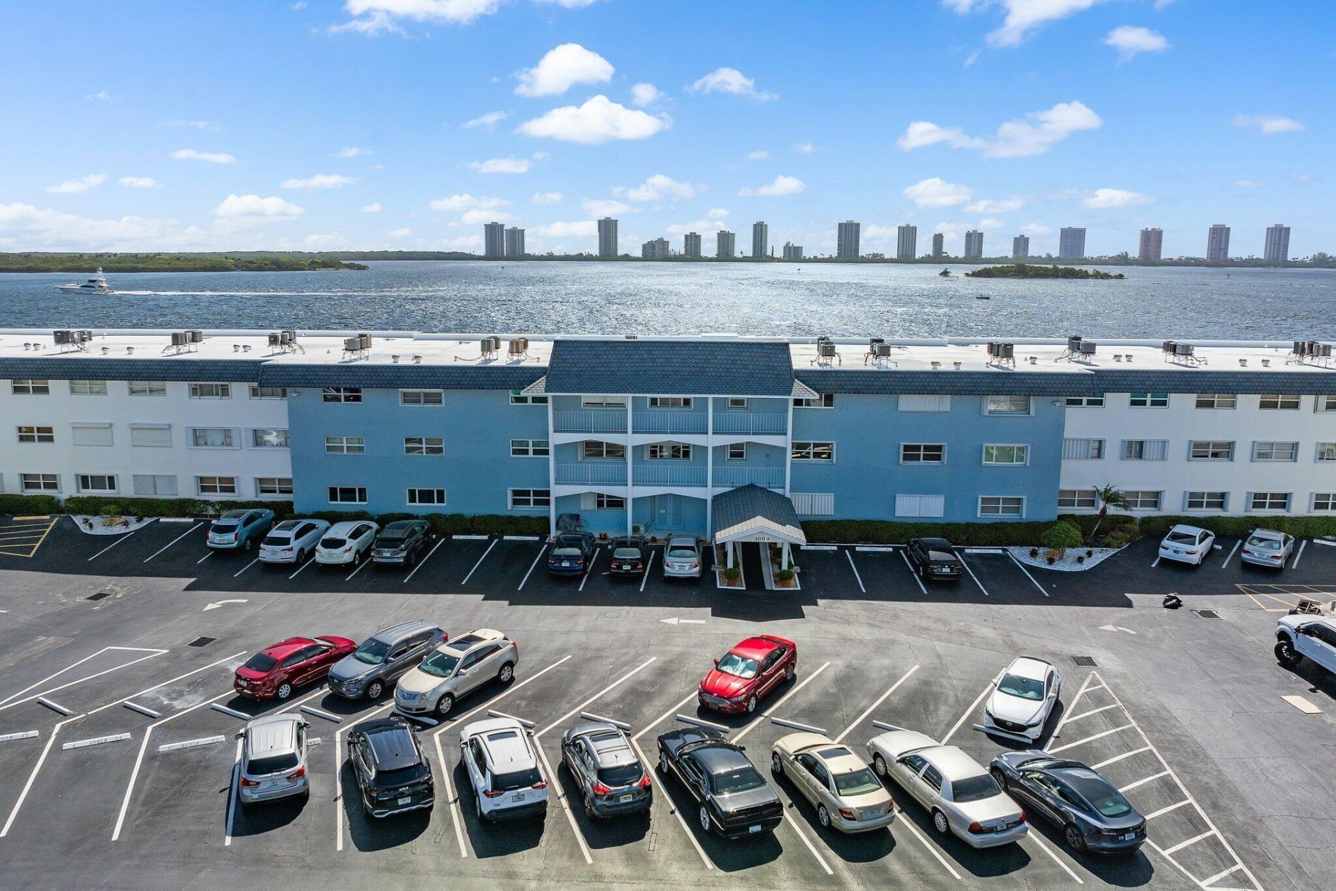 100 Shore Court, Unit 105, North Palm Beach, FL 33408 Photo