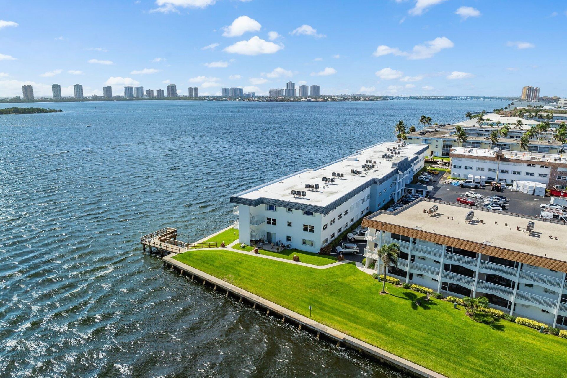 100 Shore Court, Unit 105, North Palm Beach, FL 33408 Photo