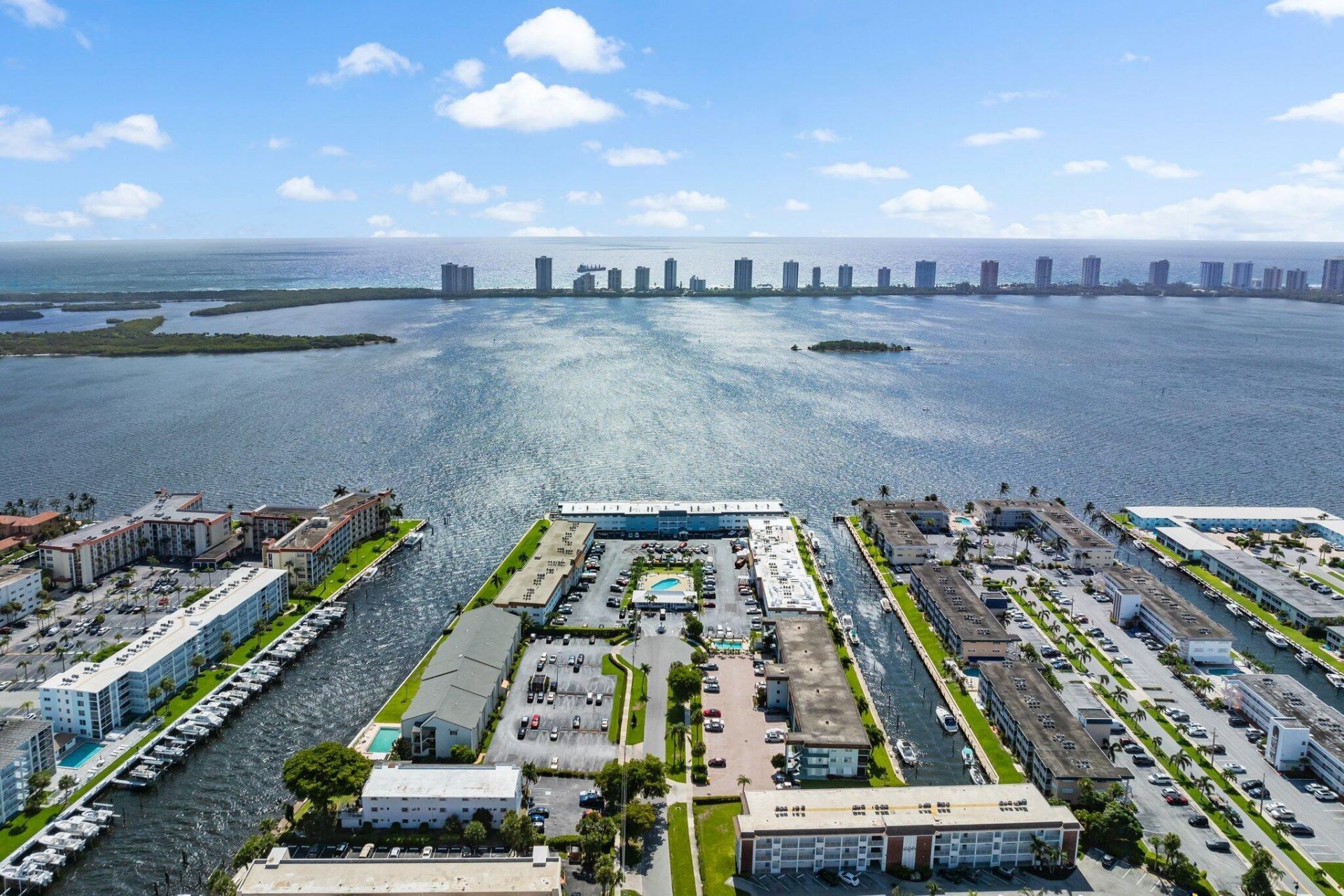 100 Shore Court, Unit 105, North Palm Beach, FL 33408 Photo