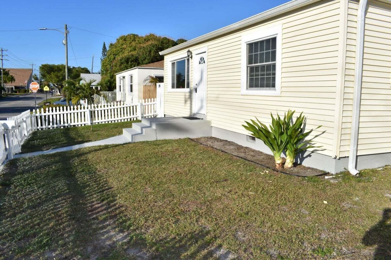 1226 N A Street, Lake Worth Beach, FL 33460 Photo