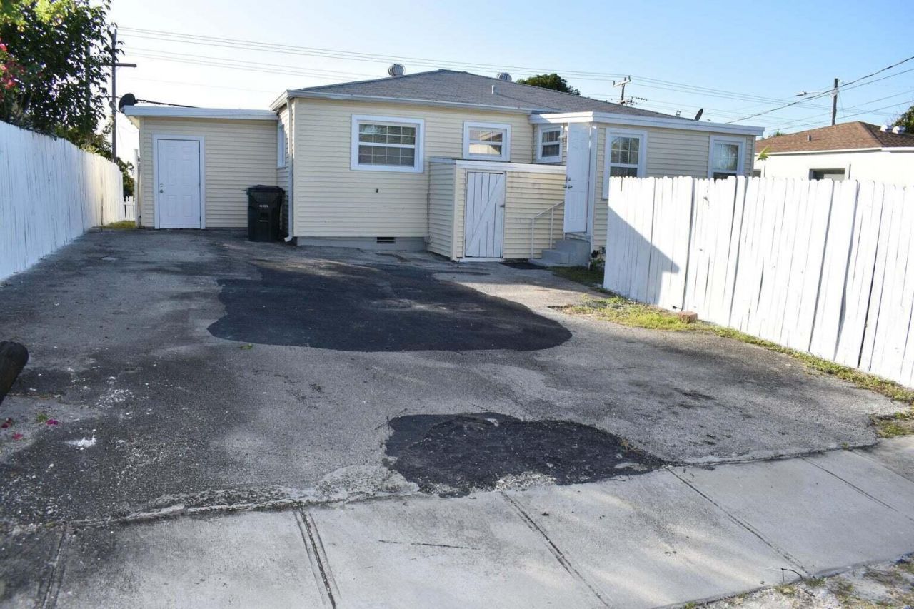 1226 N A Street, Lake Worth Beach, FL 33460 Photo