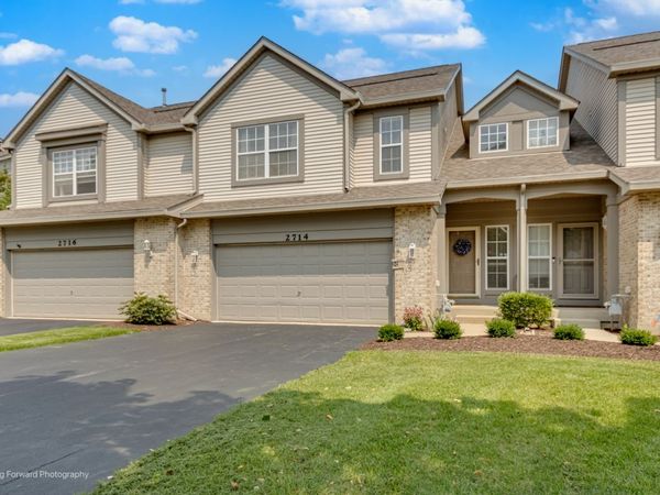 2714 Whitlock Drive, Darien, IL 60561