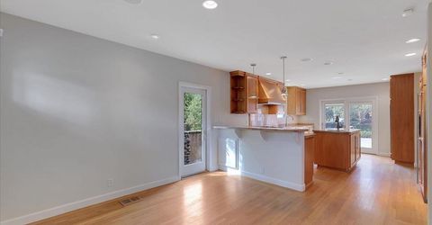 551 Southgate Rd, Sacramento, CA 95815 Photo