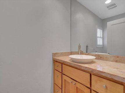 551 Southgate Rd, Sacramento, CA 95815 Photo