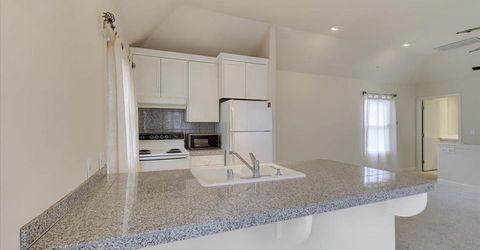 551 Southgate Rd, Sacramento, CA 95815 Photo