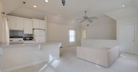 551 Southgate Rd, Sacramento, CA 95815 Photo