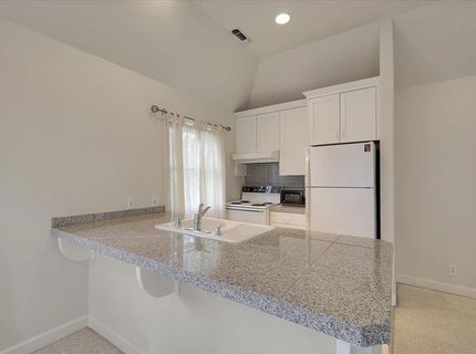 551 Southgate Rd, Sacramento, CA 95815 Photo