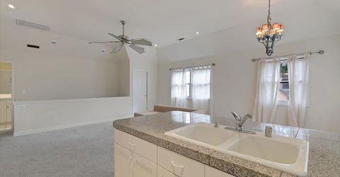 551 Southgate Rd, Sacramento, CA 95815 Photo