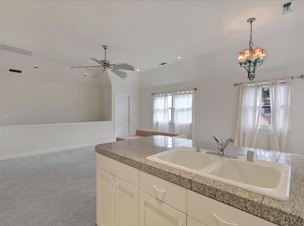 551 Southgate Rd, Sacramento, CA 95815 Photo