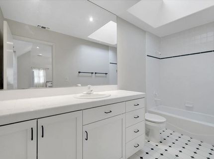 551 Southgate Rd, Sacramento, CA 95815 Photo