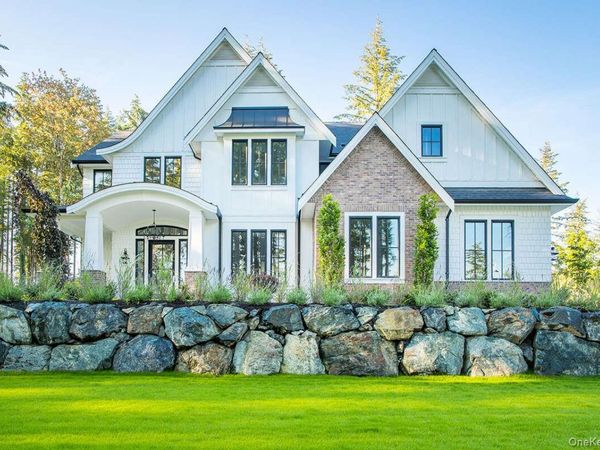 16 Kingwood Lane, Poughkeepsie, NY 12601