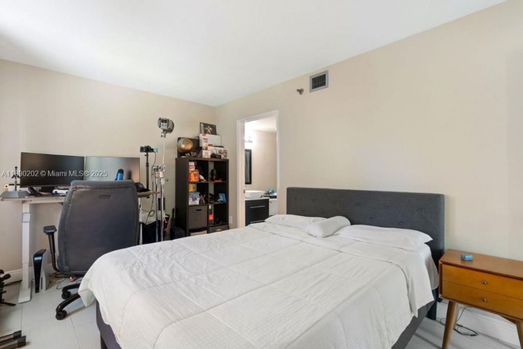 800 N Miami Ave, Unit E-209, Miami, FL 33136 Photo