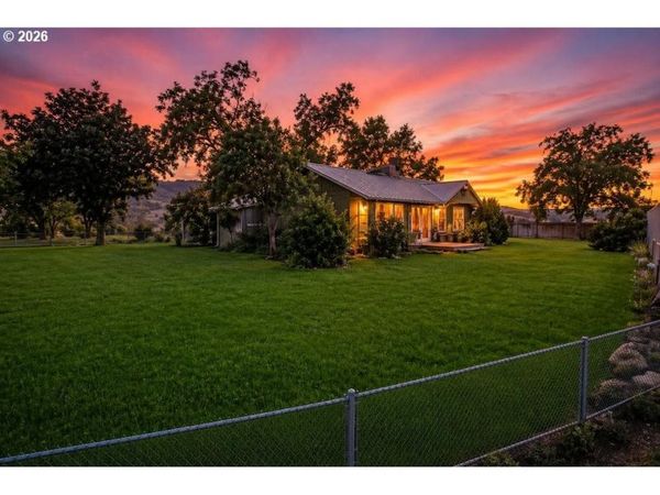 19369 E HIGHWAY 26, Mitchell, OR 97750