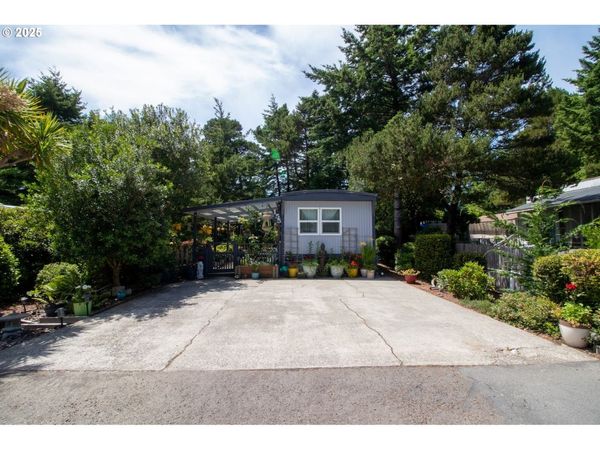 1600 RHODODENDRON DR, Unit 155, Florence, OR 97439