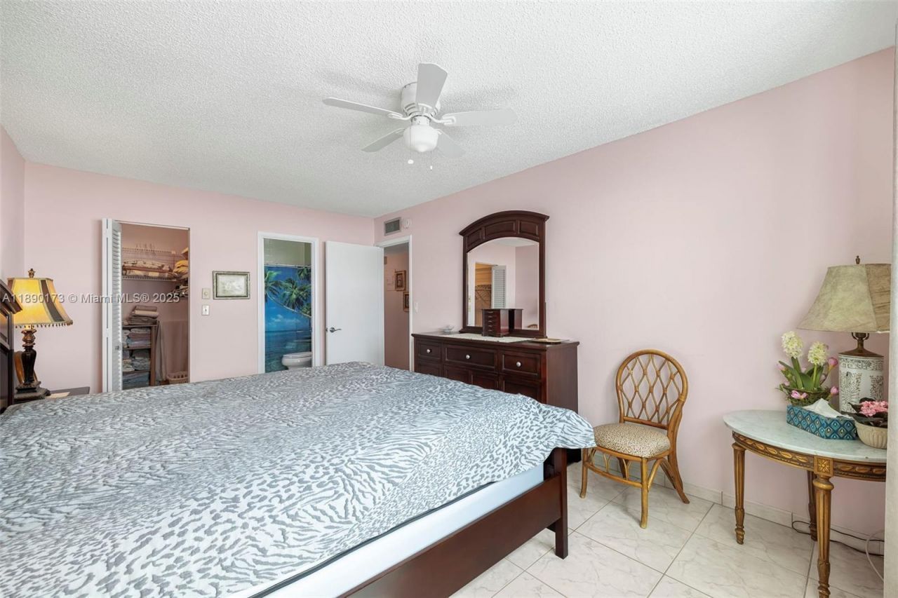 5300 Washington St, Unit U405, Hollywood, FL 33021 Photo
