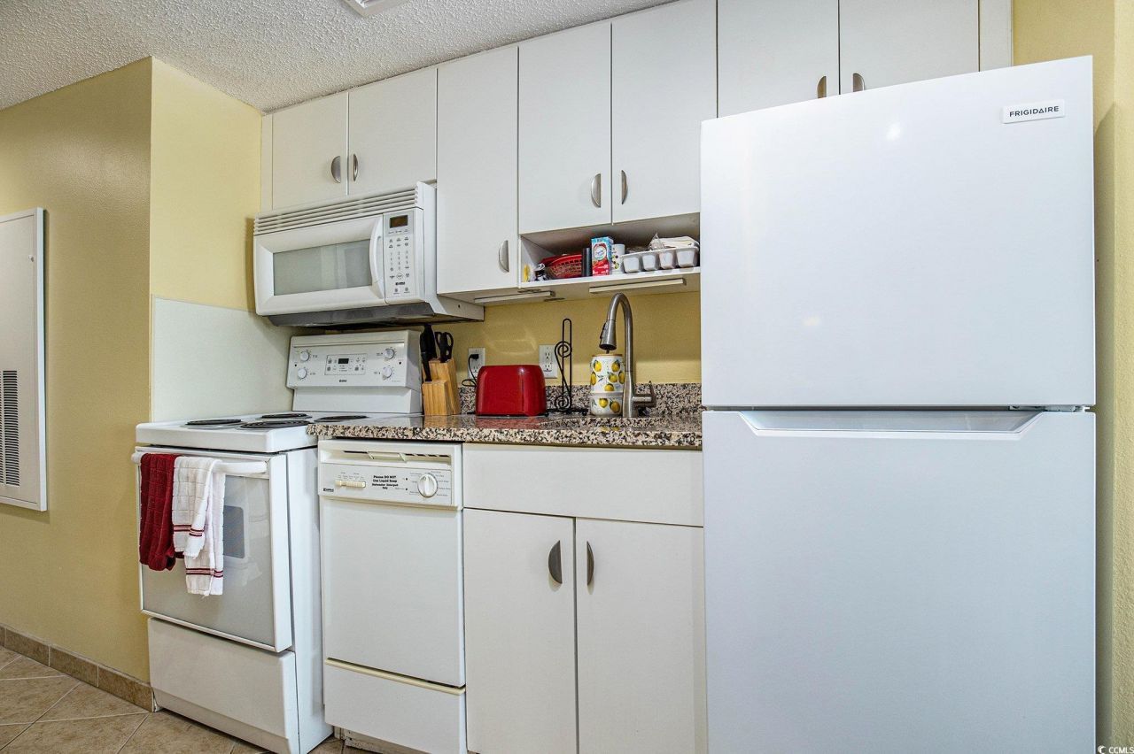 300 Ocean Blvd. N Photo 6