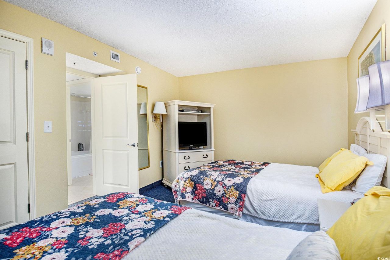 300 Ocean Blvd. N Photo 9