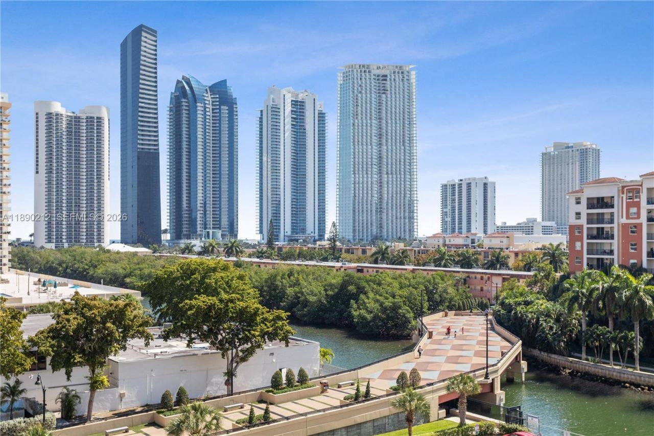 250 174th St, Unit 605, Sunny Isles Beach, FL 33160 Photo