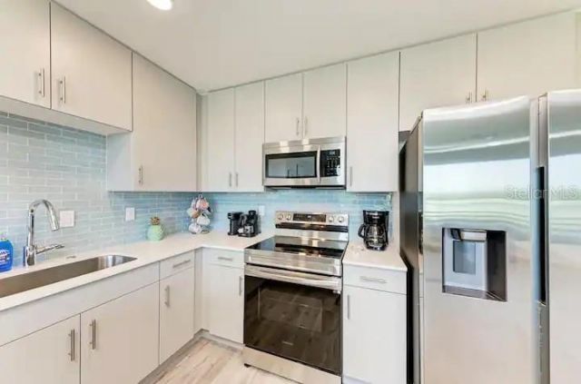 1709 N Tamiami Trail, Unit 425, Sarasota, FL 34234 Photo