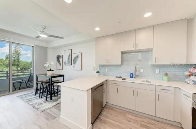 1709 N Tamiami Trail, Unit 425, Sarasota, FL 34234 Photo