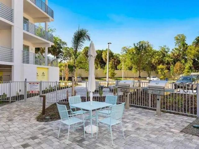 1709 N Tamiami Trail, Unit 425, Sarasota, FL 34234 Photo