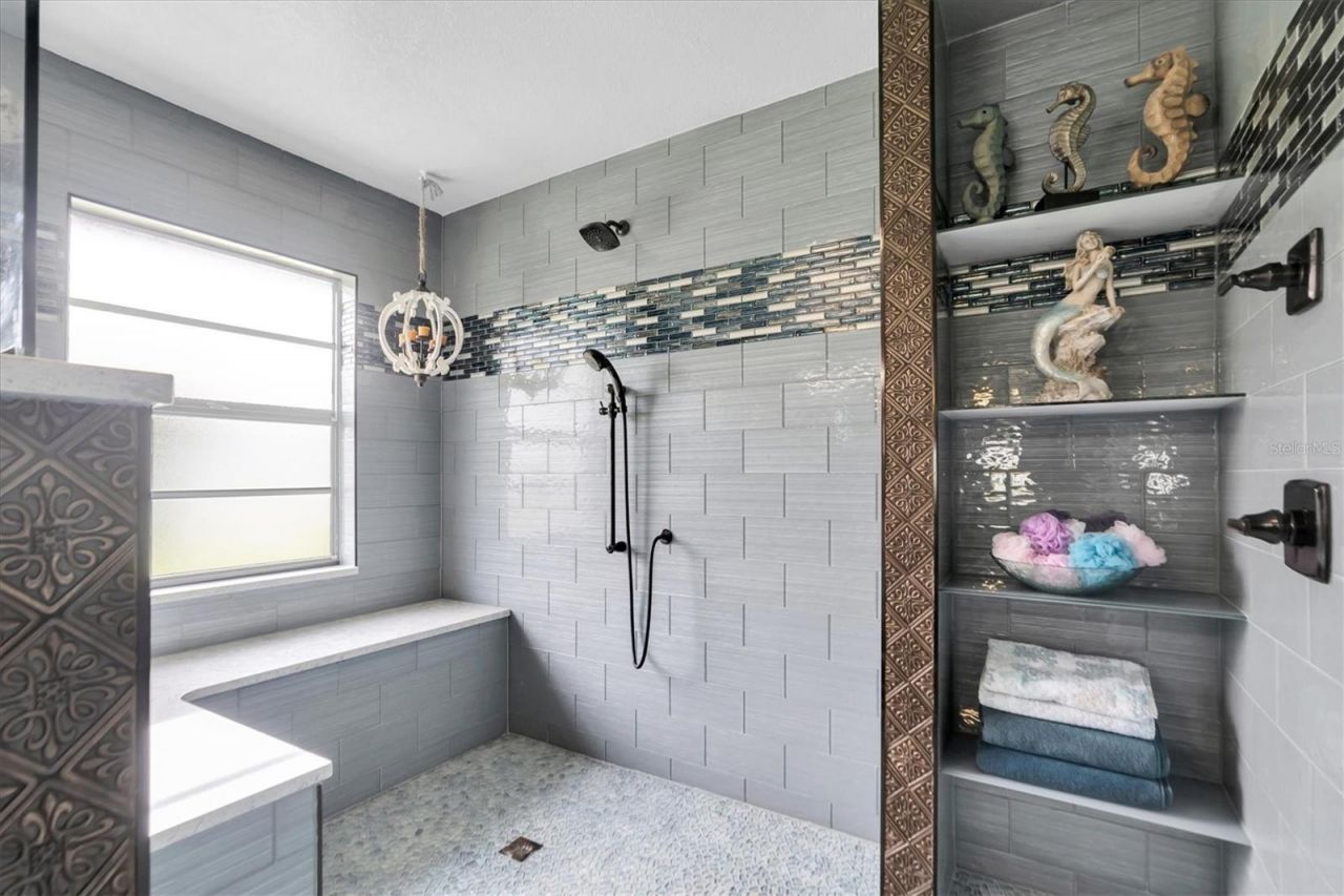 301 Thorn Hill Place, Sun City Center, FL 33573 Photo