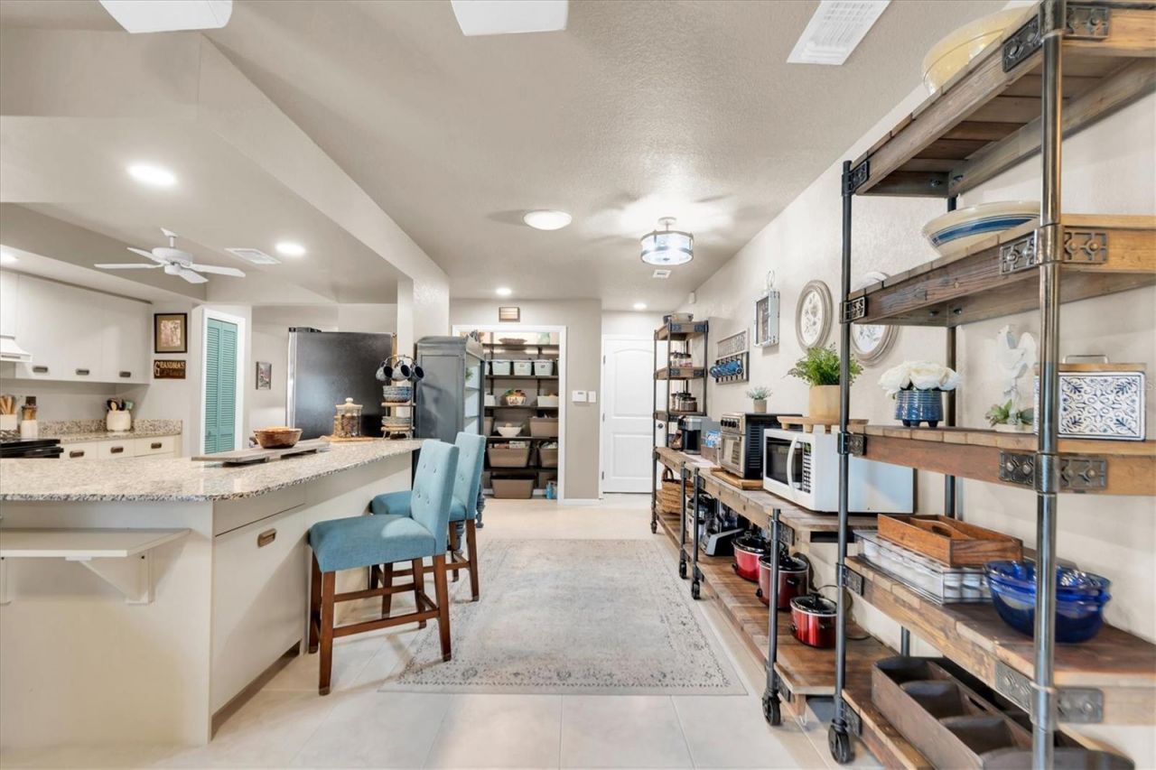 301 Thorn Hill Place, Sun City Center, FL 33573 Photo