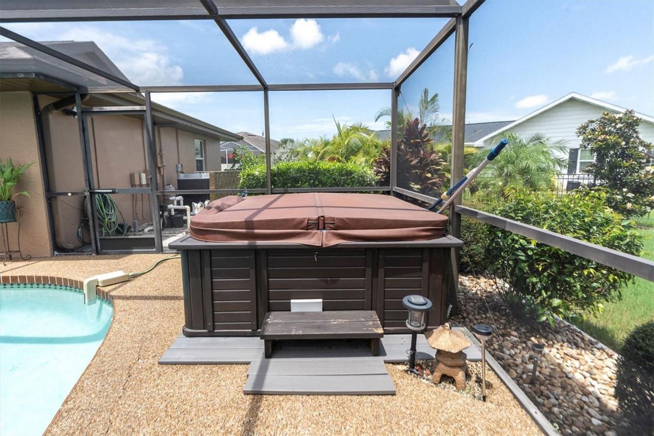 301 Thorn Hill Place, Sun City Center, FL 33573 Photo