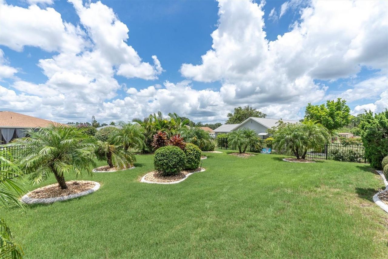 301 Thorn Hill Place, Sun City Center, FL 33573 Photo