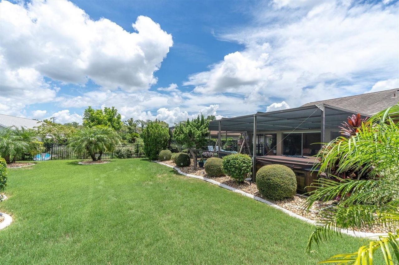 301 Thorn Hill Place, Sun City Center, FL 33573 Photo