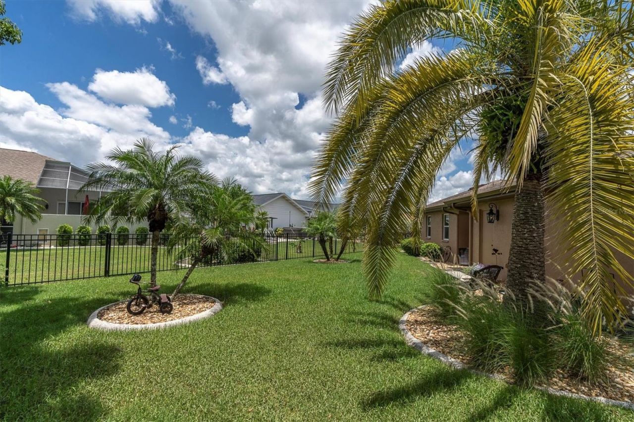 301 Thorn Hill Place, Sun City Center, FL 33573 Photo