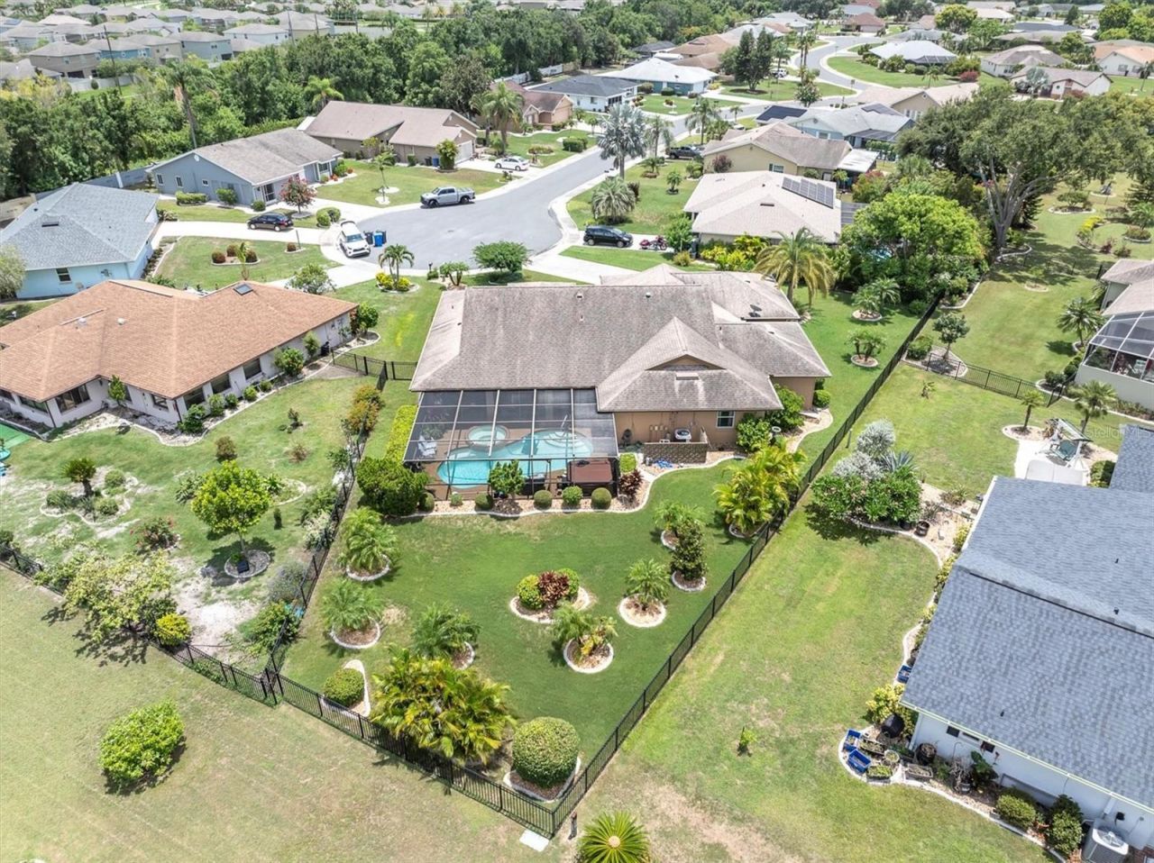 301 Thorn Hill Place, Sun City Center, FL 33573 Photo