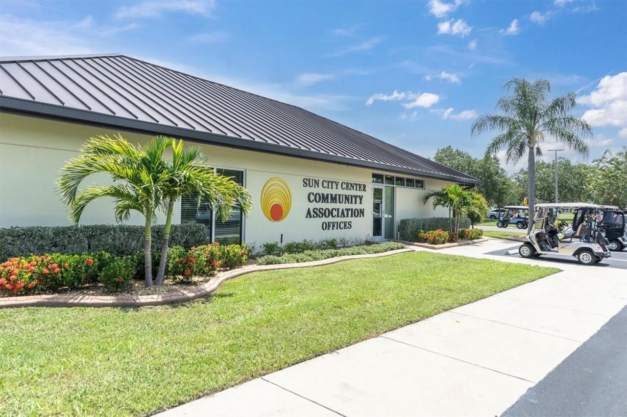 301 Thorn Hill Place, Sun City Center, FL 33573 Photo