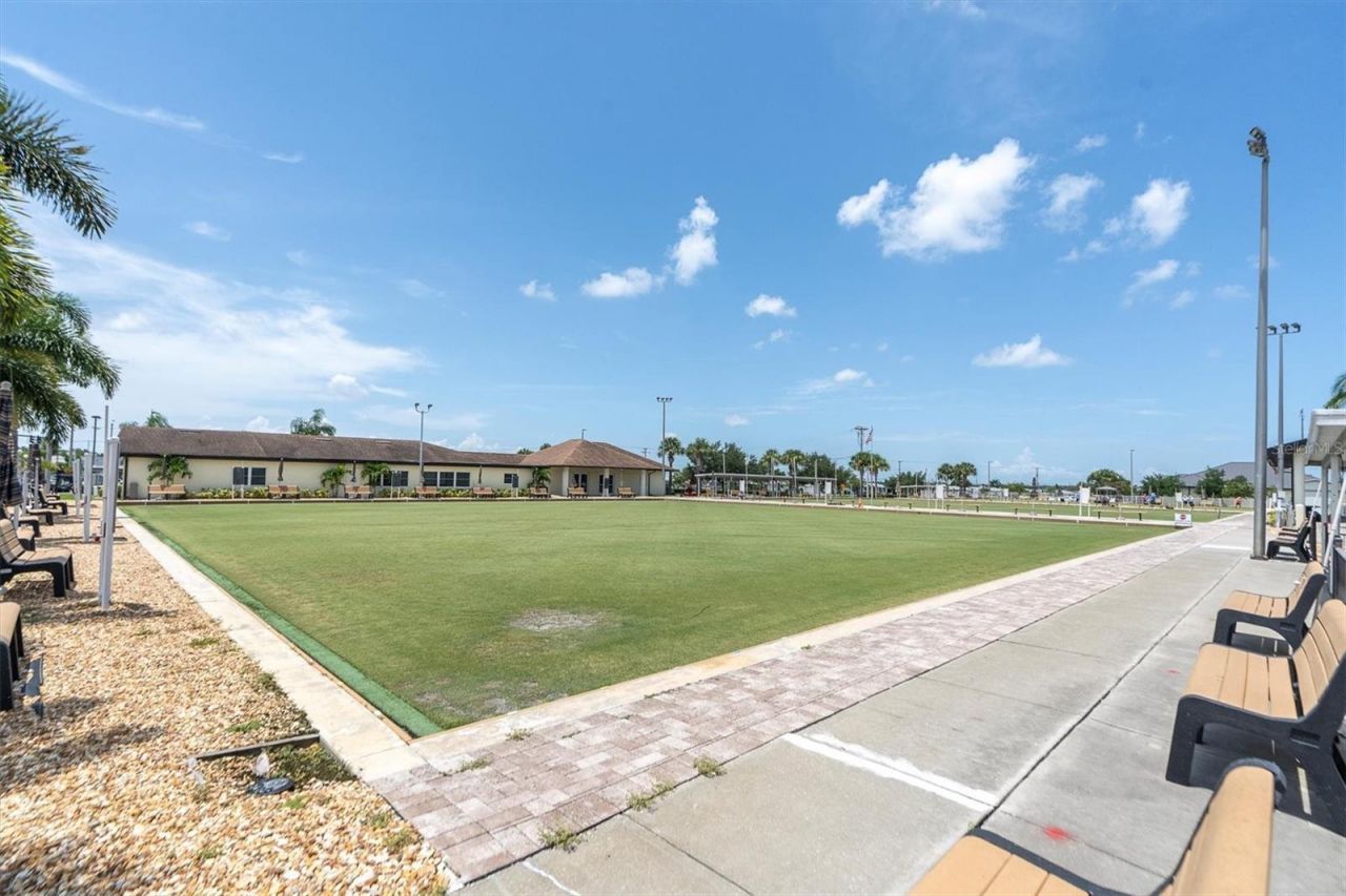 301 Thorn Hill Place, Sun City Center, FL 33573 Photo