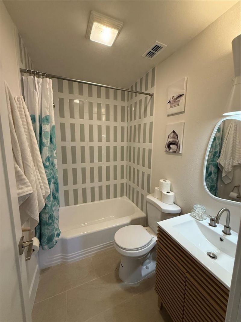 400 38th Avenue Ne, Saint Petersburg, FL 33704 Photo