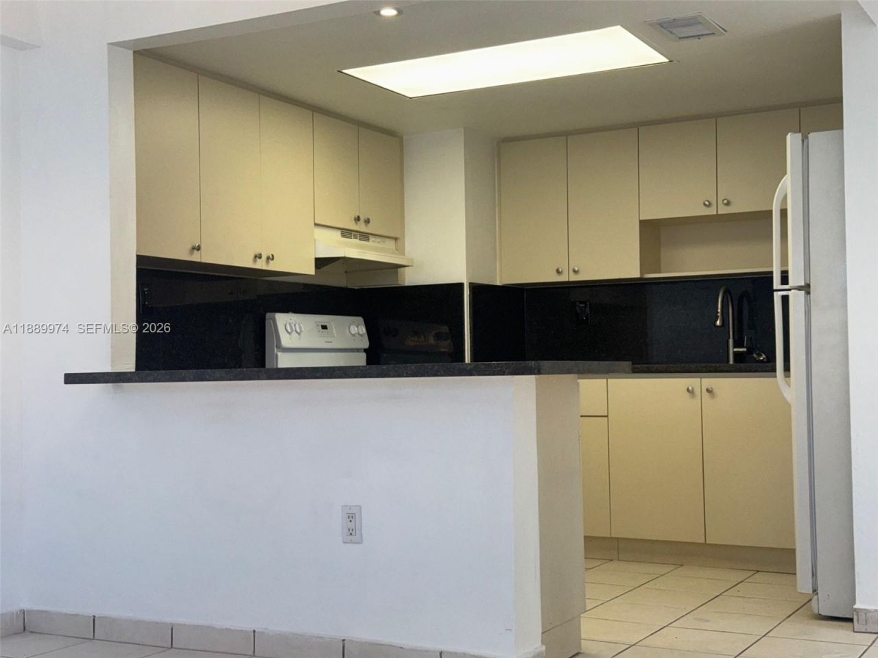 3945 SW 89th Ave, Unit 201, Miami, FL 33165 Photo