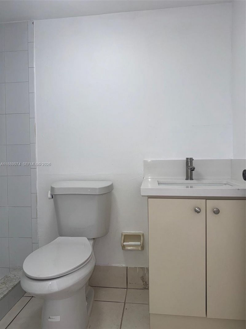 3945 SW 89th Ave, Unit 201, Miami, FL 33165 Photo