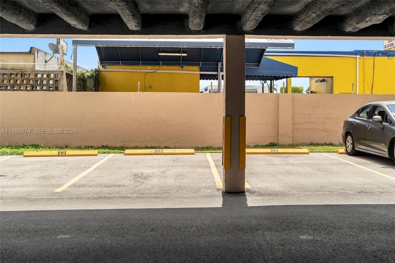 3945 SW 89th Ave, Unit 201, Miami, FL 33165 Photo