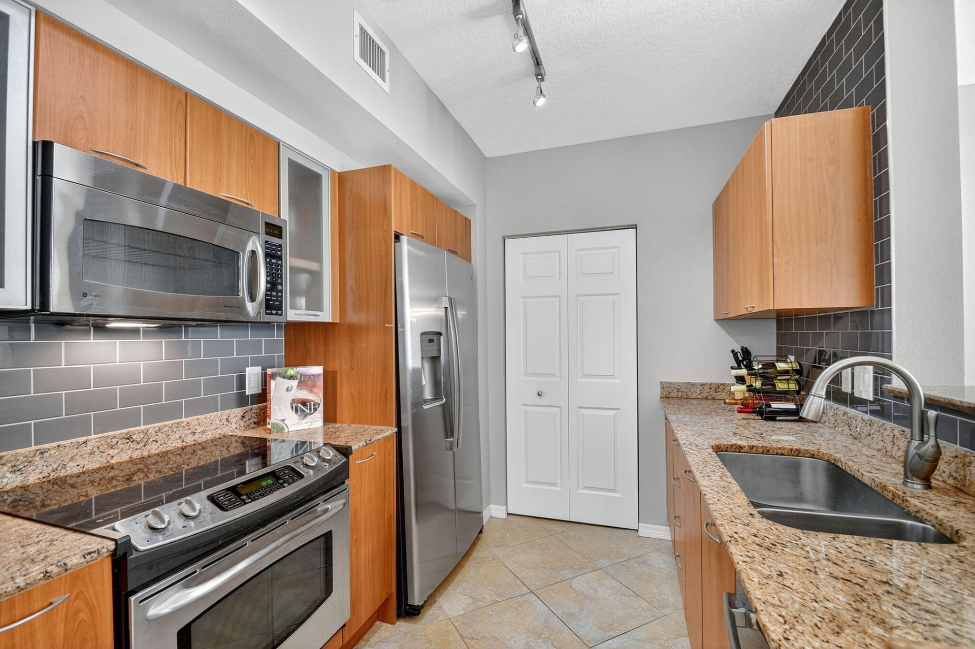 700 E Boynton Beach Boulevard, Unit 803, Boynton Beach, FL 33435 Photo