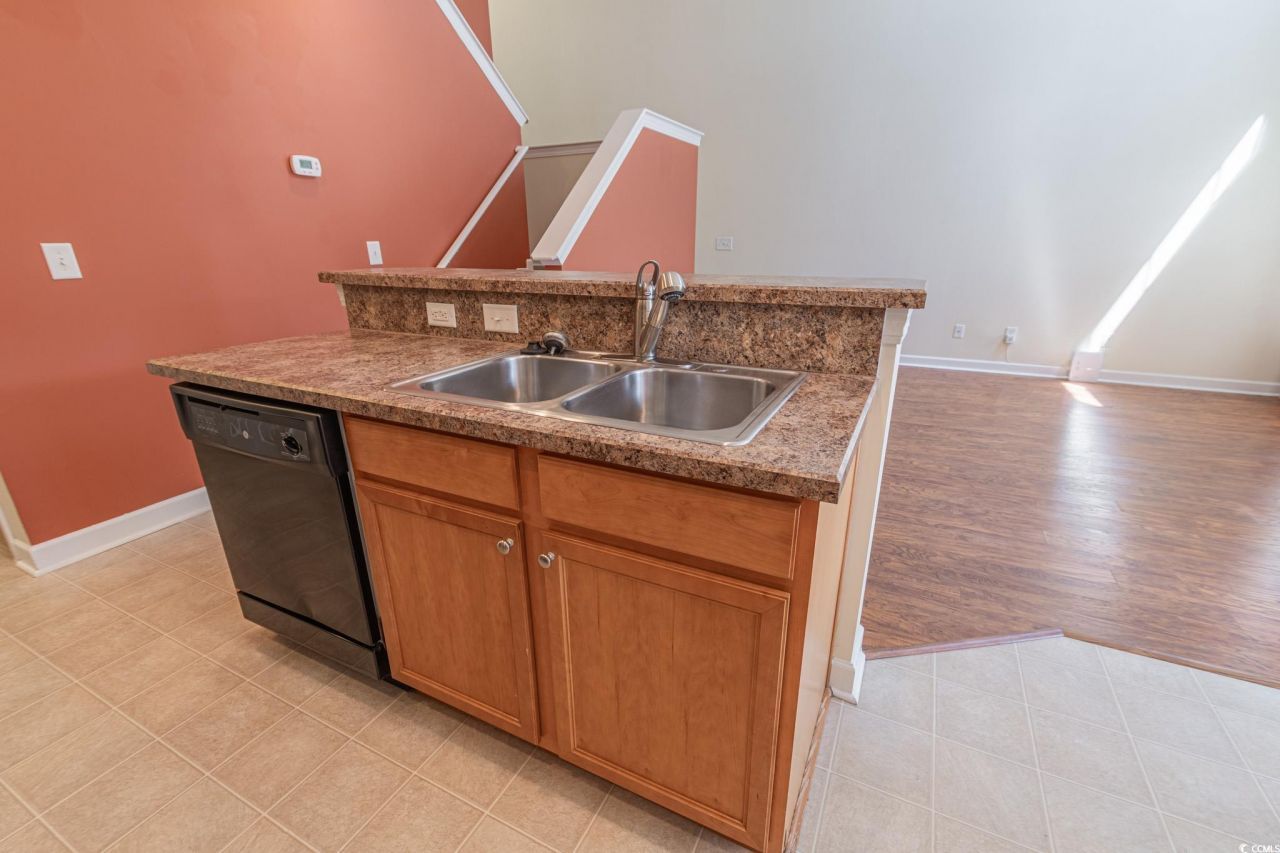 1170 Fairway Ln. Photo 10