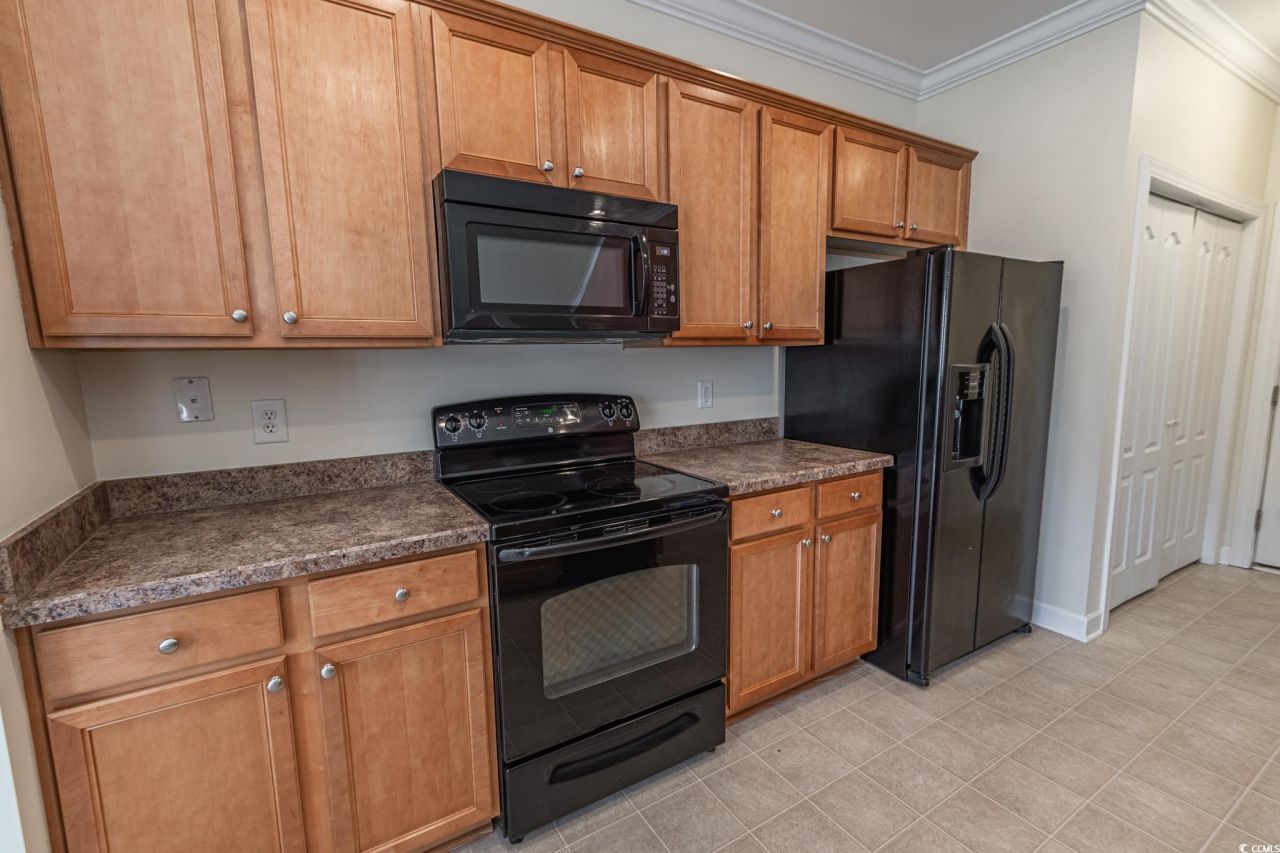 1170 Fairway Ln. Photo 11