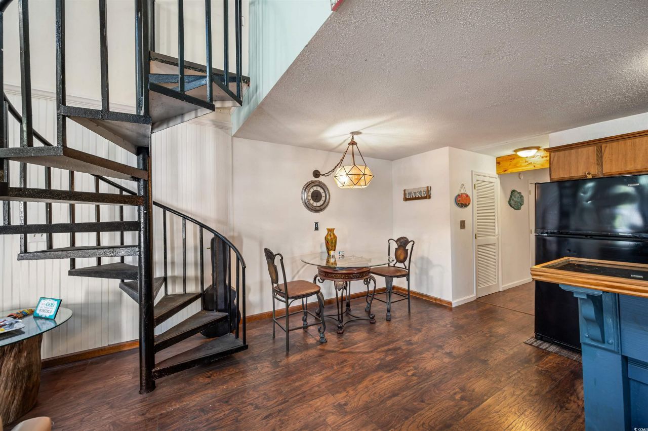 1870 Auburn Ln. Photo 11