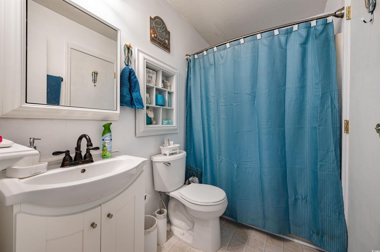 1870 Auburn Ln. Photo 6