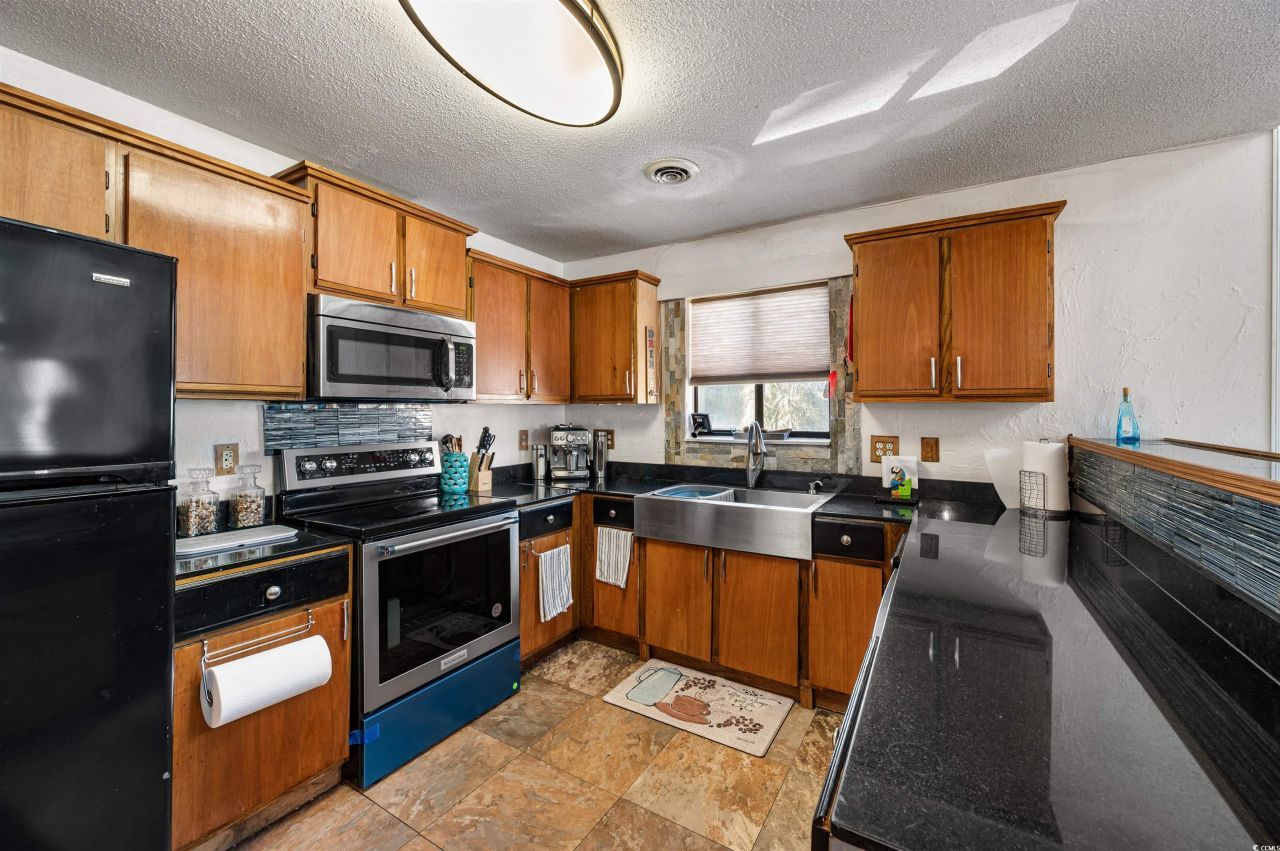 1870 Auburn Ln. Photo 9