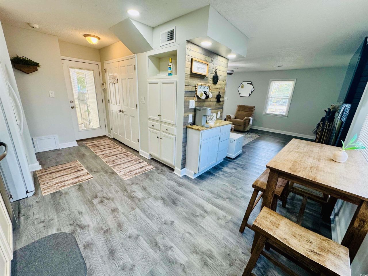 1960 Lake View Circle Photo 14